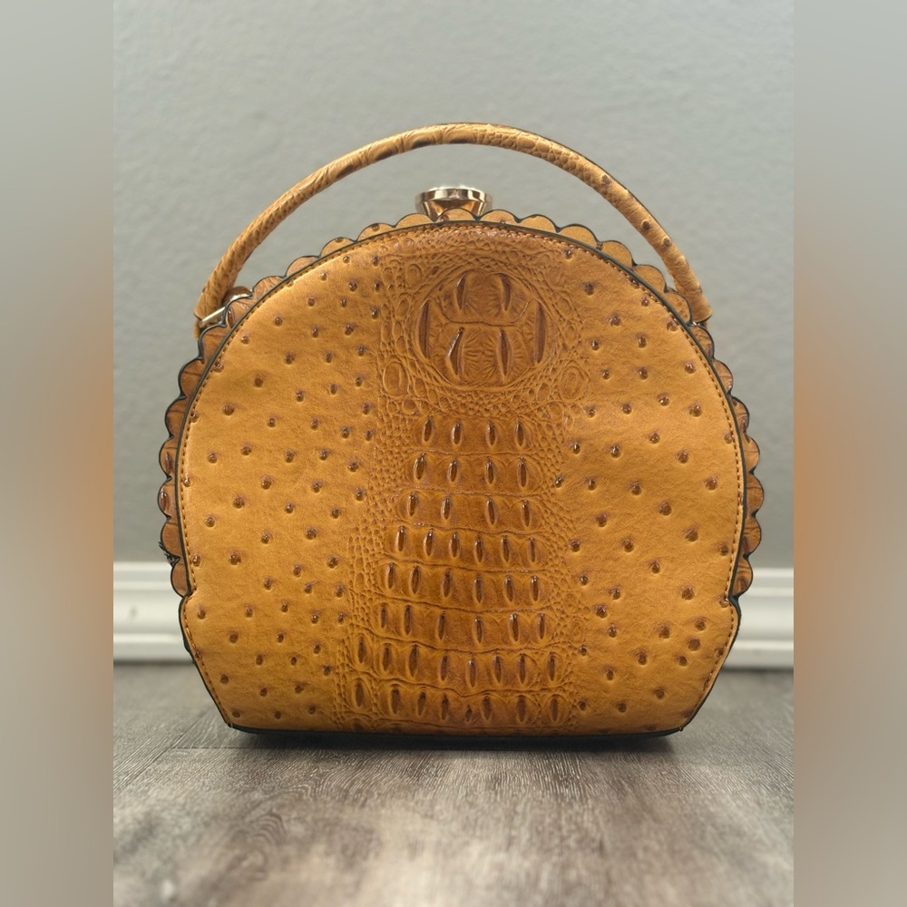 Chic Tan Embossed Purse